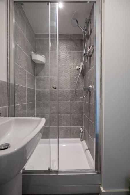 Cosy 3 Bed Near Beaches, Cardiff & Brecon Beacons Coity Exterior foto