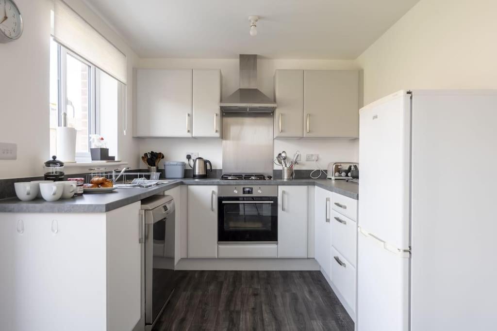 Cosy 3 Bed Near Beaches, Cardiff & Brecon Beacons Coity Exterior foto