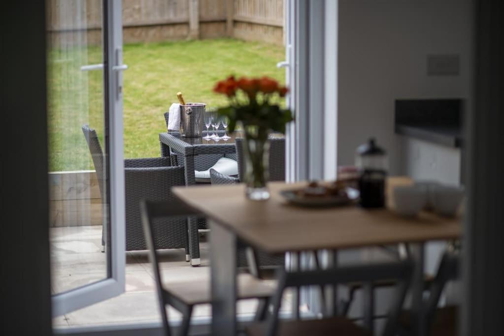 Cosy 3 Bed Near Beaches, Cardiff & Brecon Beacons Coity Exterior foto