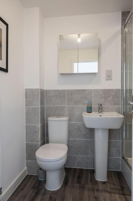 Cosy 3 Bed Near Beaches, Cardiff & Brecon Beacons Coity Exterior foto