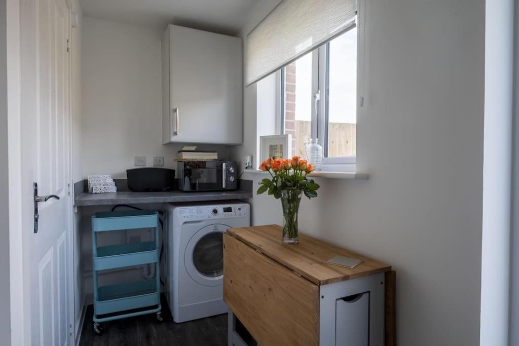 Cosy 3 Bed Near Beaches, Cardiff & Brecon Beacons Coity Exterior foto