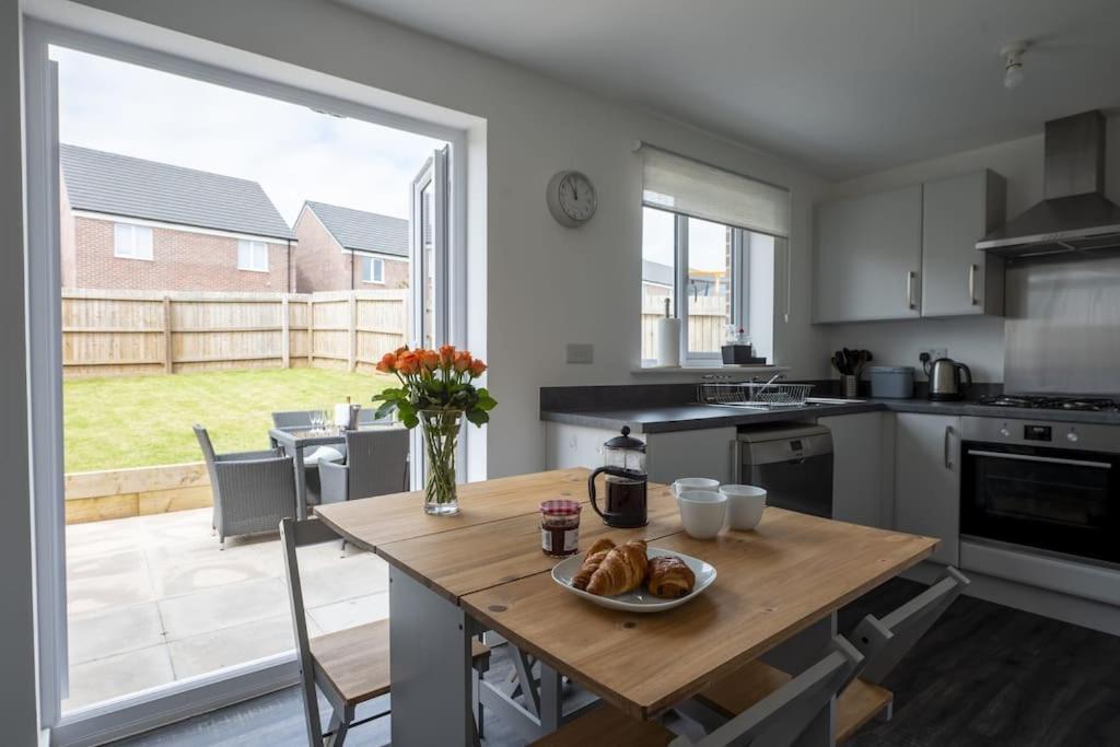 Cosy 3 Bed Near Beaches, Cardiff & Brecon Beacons Coity Exterior foto